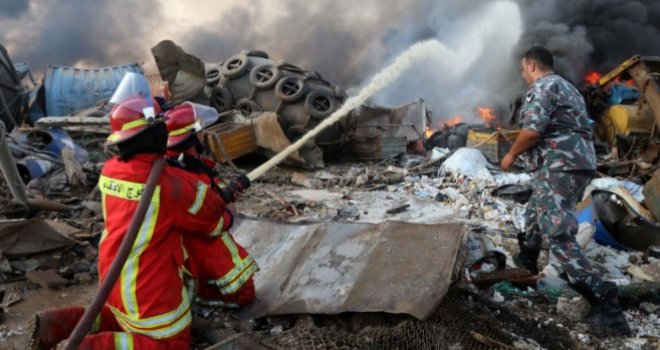 Noć nakon katastrofe u Bejrutu: Najmanje 78 žrtava i 4.000 povrijeđenih, vatrogasci gase požare