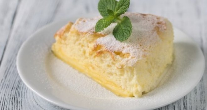 Jede vam se nešto slatko, ali vam se ne da provoditi sate u kuhinji? Brzinska torta u samo pet minuta!