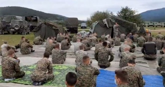 Vojnici OSBiH na Manjači klanjali džumu, SDS traži od Dodika da prekine NATO vježbu: 'Goropadi se po seoskim skupovima, a...'