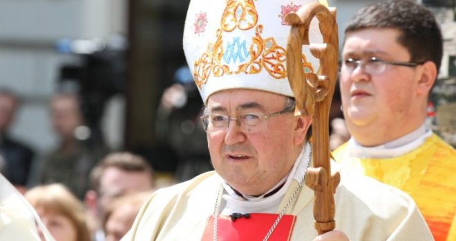 Papa Franjo odlučio da kardinal Vinko Puljić nastavlja sa službom 'dok se drugačije ne odluči'