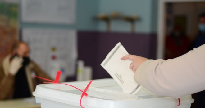 Kako se broje glasovi na izborima u BiH: Tehnologija CIK-a je toliko ograničena... Zašto političke stranke prije dođu do rezultata?  