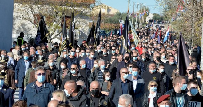 U Koloni sjećanja u Vukovaru deset hiljada ljudi! Kardinal Puljić: Molim sve zločince da ih Bog takne u srce...