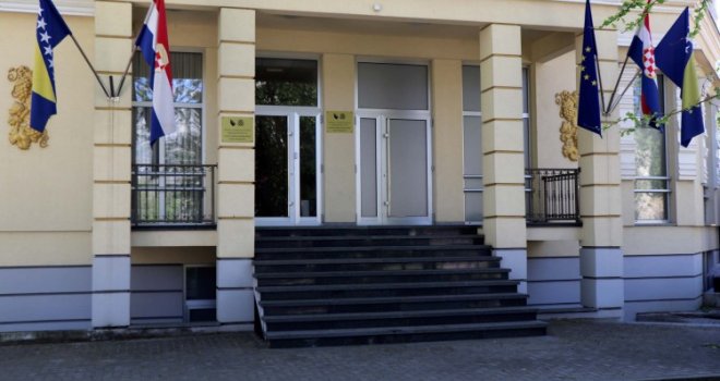 Prijedlog zaključaka HNS-a: Ili dogovor o Izbornom zakonu ili novo uređenje BiH