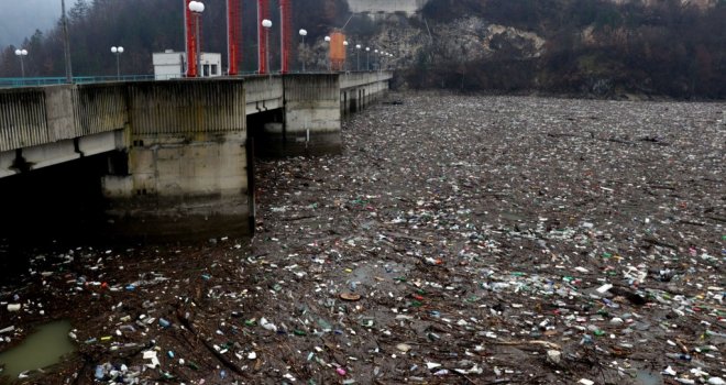 Svjetski mediji bruje o 'otocima smeća' na Drini: 'Akcija u BiH će trajati 14 dana i dat ćemo sve od sebe'