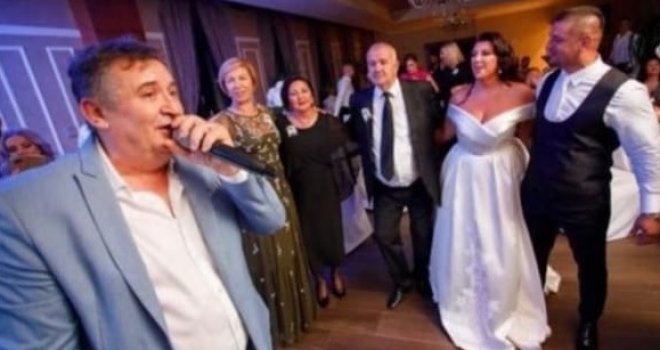 Fotografija Budnje sa Enrom Suljić koju 'ne poznaje' nastala na svadbi njegove kćerke: 'Amnezija' ili lojalnost?