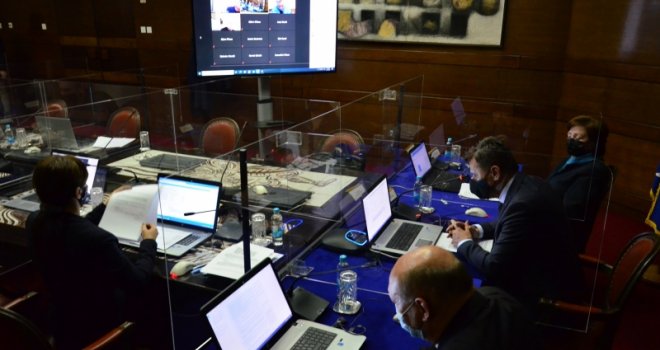 U roku od tri radna dana: Medimpex  odmah nabavlja 100 000 doza vakcina, ukupno se kupuje 500 000