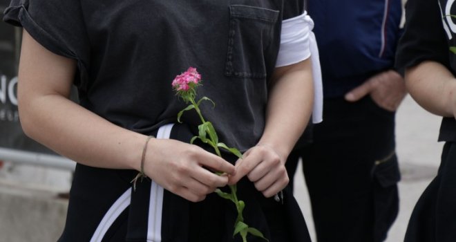 'Dan bijelih traka' - Tužno sjećanje na 3.176 ubijenih Prijedorčana i 102 djece