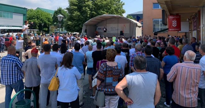  Građani Kalesije bijesni na vijećnike zbog bezobrazluka i pljačke općinskog novca, traže ostavke