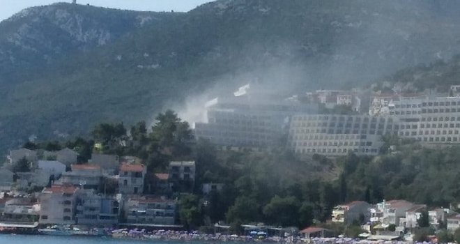 Buknuo požar u blizini Neuma, oblak dima se širi iznad grada