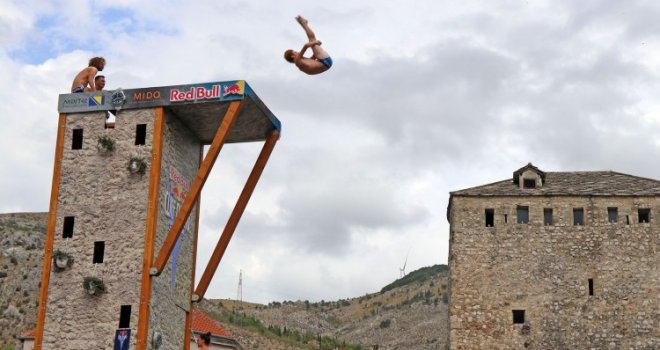 Australka i Englez pobjednici Red Bull Cliff Divinga u Mostaru