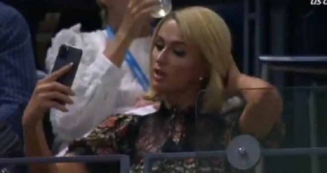 US Open na stubu srama zbog starlete: Paris Hilton izazvala haos zbog prisustva na meču Novaka Đokovića