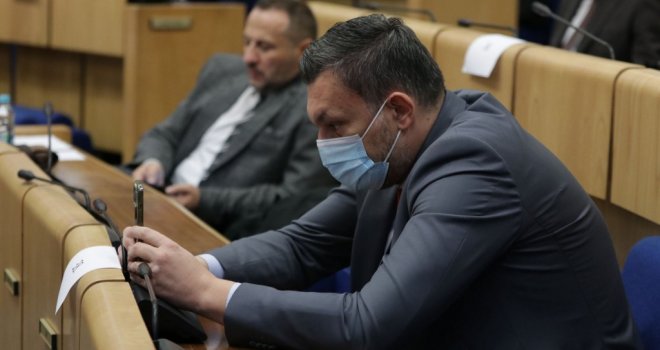 Zakuhalo se: Konaković i Duvnjak imali verbalni sukob na sjednici Doma naroda Parlamenta FBiH