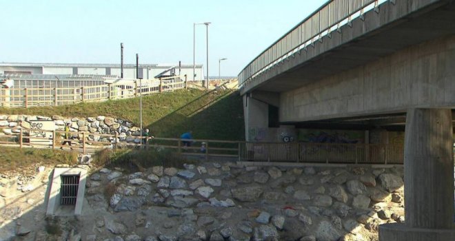 Dvojica Bosanaca i Slovenac stradali u teškoj saobraćajnoj nesreći u Gracu, autom sletjeli s mosta