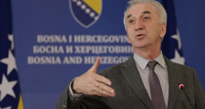 'Izetbegović i Čović su u NSRS pozvani u svojstvu koalicionih partnera SNSD-a. Vjerovatno postoji neki skriveni scenarij'