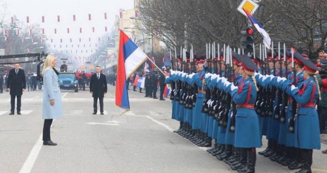 Vojna parada za Dan RS bila je objava rata! Šta rade čelnici EU? Izlaze Dodiku u susret?!