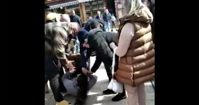 Drama u centru Sarajeva - oborio je na zemlju, opalio joj šamar: 'Kur*o jedna... Ti se s mojim mužem...'