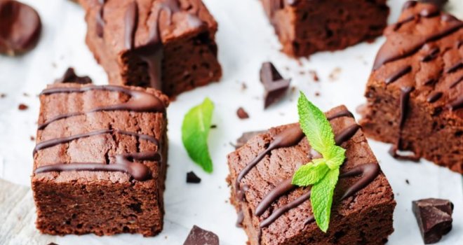 Čokoladni kolač na čaše: Desert koji ćete 'smućkati' za samo pet minuta