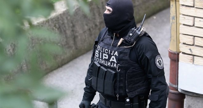SIPA: Pretresi u Sarajevu i Visokom, slobode lišene dvije osobe
