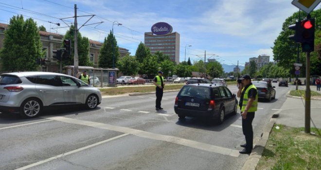 Udaren pješak u Sarajevu, prevezen na KUM: Stepen povreda nije poznat