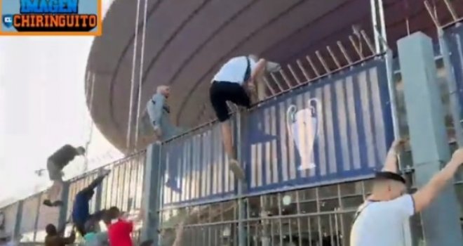 Haos u Parizu, uoči finala Lige prvaka: Navijači Liverpula preskočili ogradu i provalili na stadion