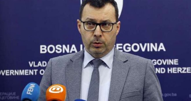 U proteklih nekoliko dana u FBiH pušteno je u rad 76 solarnih elektrana... Predano radimo na reformama