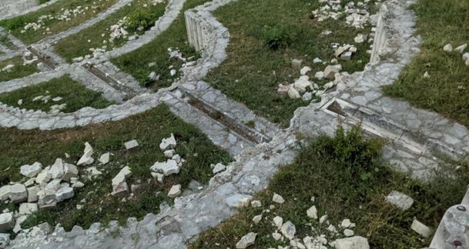 Partizansko groblje u Mostaru devastirano kao nikad ranije: Razbijeno je svih 700 spomen-ploča