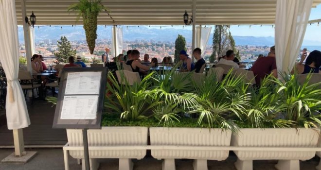 Gošća se prenerazila kad je ugledala cjenovnik u restoranu s najljepšim pogledom u Splitu: 'Prošla me glad kad sam vidjela koliko je omlet!'