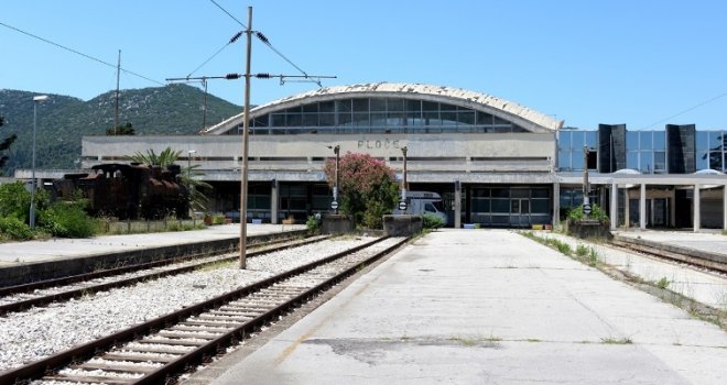 Za koji dan ponovno kreće 'legendarna pruga' Sarajevo - Ploče, ali mnogi su u nevjerici: Pa gdje će primati putnike?!