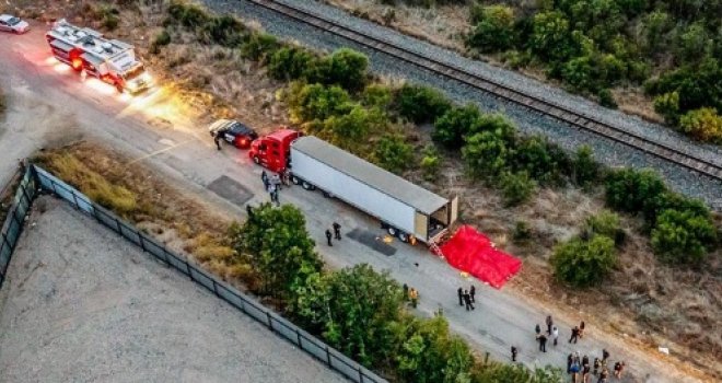 Užas u Teksasu: 46 migranata pronađeno mrtvo u prikolici kamiona. Bili bez vode, dok je vani bilo skoro 40 stepeni