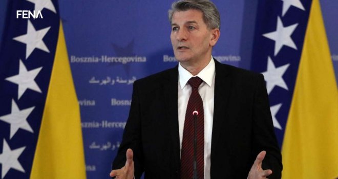 Mehmedović poziva na podizanje optužnice protiv Christiana Schmidta: Vodi 'putinovsku politiku' u BiH