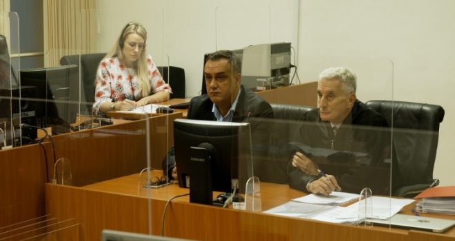 Vještaci ne mogu 100% utvrditi identitet glasova sa snimka: Šta se dešava na suđenju Asimu Sarajliću i ostalima?