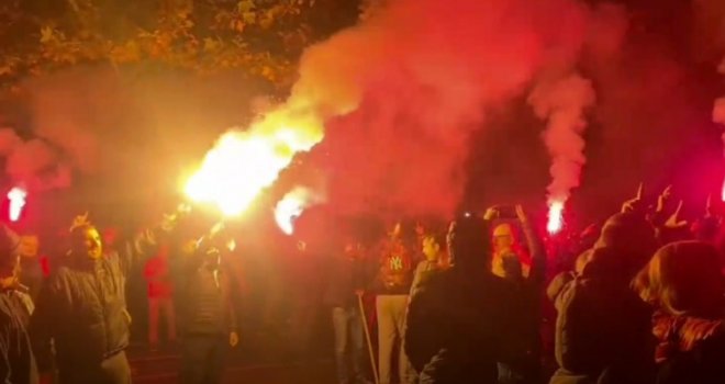 Neredi u Crnoj Gori: 'Izdaja po dubini i do korijena'... Zakon o predsjedniku izazvao haos, policija ispalila suzavac