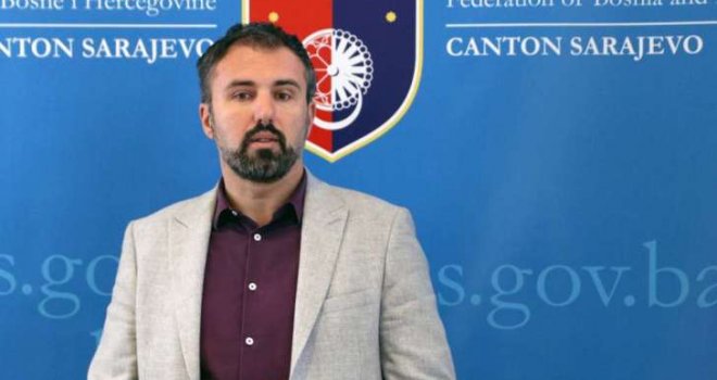 Stojanović: SDA je više jednoumna nego što je bilo koji totalitarizam u BiH ikada bio! Samo interes, taman propala država!