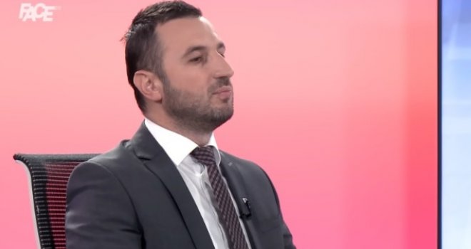 Zašto se Efendić sinoć na Face TV-u ponašao kao uvrijeđena mlada, a ko je iz Naše stranke imao sastanak sa Dodikom?