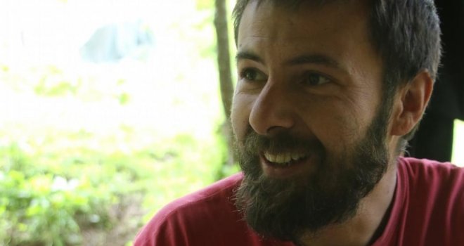 Povratnik Irvin Mujčić gradi etno-selo kod Srebrenice: 'Više sam bio usamljen u Rimu i Briselu nego ovdje, u šumi'
