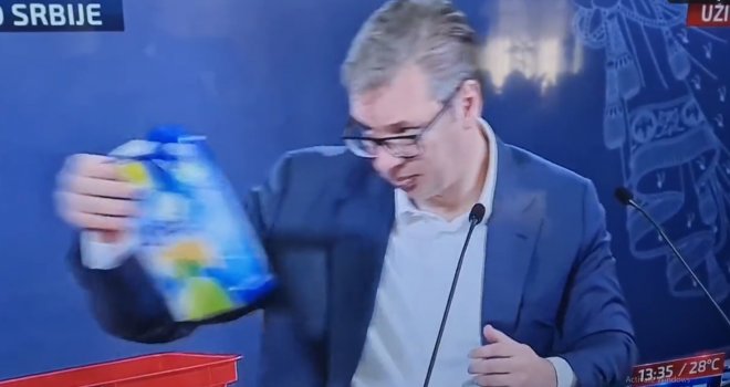 Nova Vučićeva predstava: Donio korpu sa namirnicama i počeo nabrajati cijene