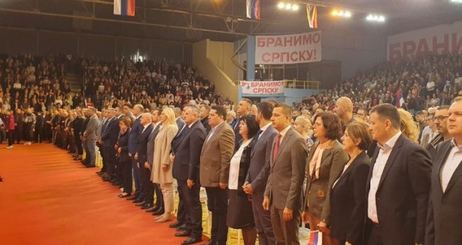 Počeo miting podrške Dodiku i čelnicima RS: Evo kakve se poruke čuju