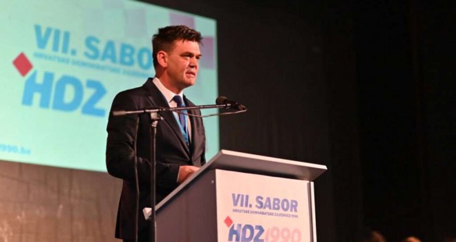Sabor HDZ-a 1990 u Jajcu: Za predsjednika ponovno izabran Ilija Cvitanović