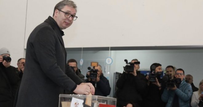 Aleksandar Vučić glasao na Novom Beogradu: Na biračko mjesto došao sam