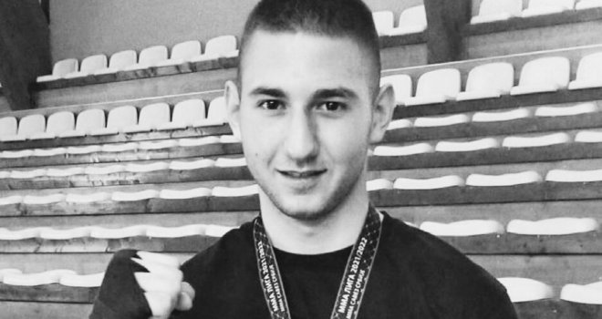 Mladi reprezentativac Srbije sinoć je izboden u centru Beograda