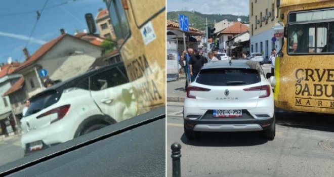 Saobraćajna nesreća na Baščaršiji: U iznajmljenom automobilu stranci naglo skrenuli, udario ih tramvaj