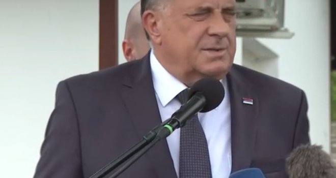 Nervozni Dodik vrijeđao Majke Srebrenice, prijetio da će 'nogirati' Amerikanca