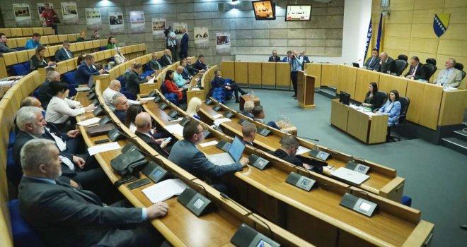 Dom naroda glasa da li će penzioneri u FBiH dobijati penziju iako rade na povremenim poslovima