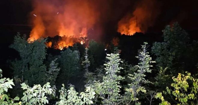 Veliki belaj u RS-u: Gori Zelengora, gori Sutjeska, vatra se širi prema spomeniku! Evo kada stižu helikopteri iz Srbije