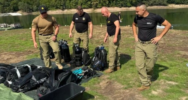 Počelo izvlačenje helikoptera Oružanih snaga BiH iz Jablaničkog jezera