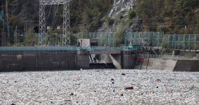 Zastupnik Sanel Kajan: Uz brane hidroelektrana u slivu Neretve su tone otpada