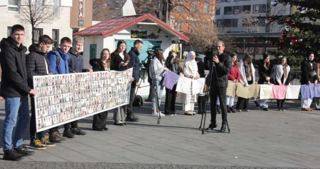 Okupljanje Majki Srebrenice u Tuzli: '30 godina, a mi još tragamo za kostima svojih najmilijih'  