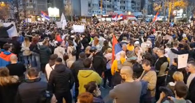 UŽIVO: Protest u Novom Sadu zbog napada na studente: Ostavke nisu dovoljne, zahtijevamo krivičnu odgovornost