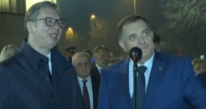 Dodik i Vučić se obratili ispred Palate Republike: 'Ne želimo nikakve incidente, ali...'