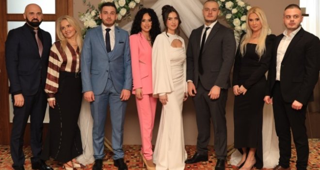 Ramo Isak oženio i trećeg sina, Aldin i Ajlin izgovorili sudbonosno 'da': 'Sa srećom i hairli bilo'